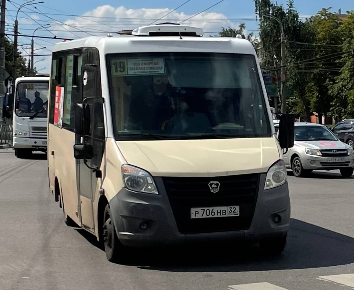  706  32