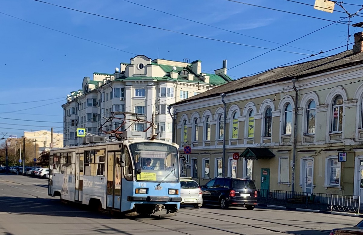 100