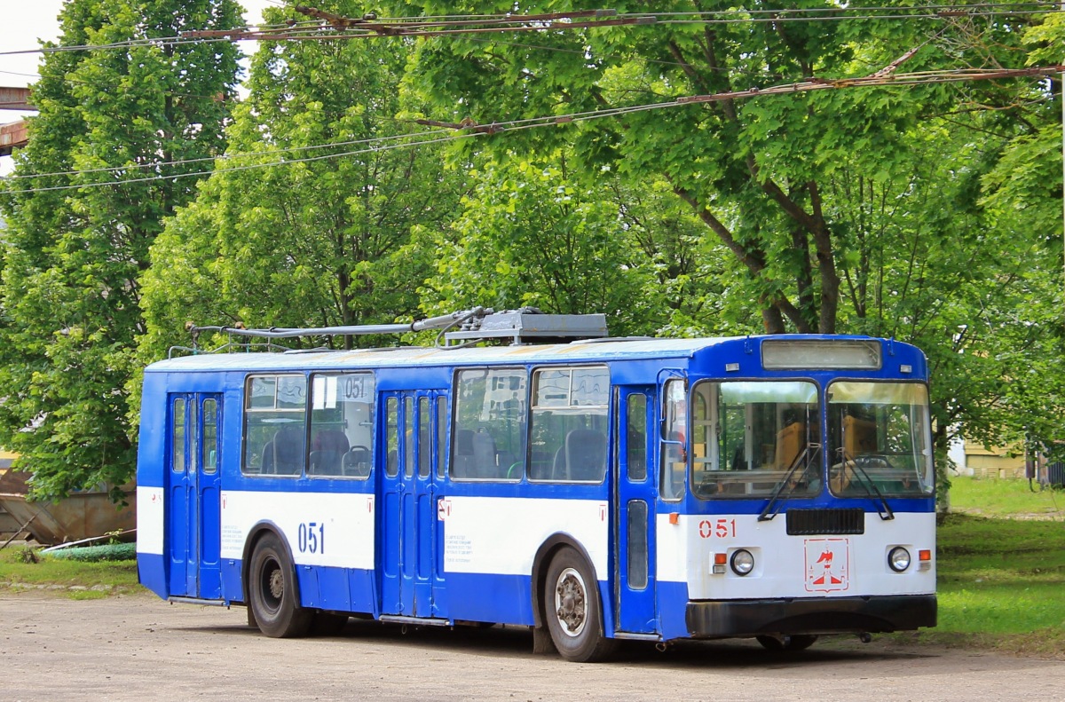051