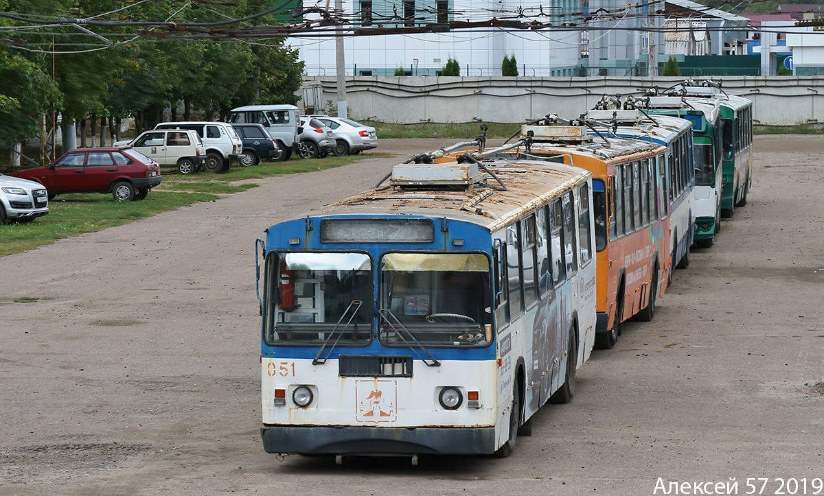 051
