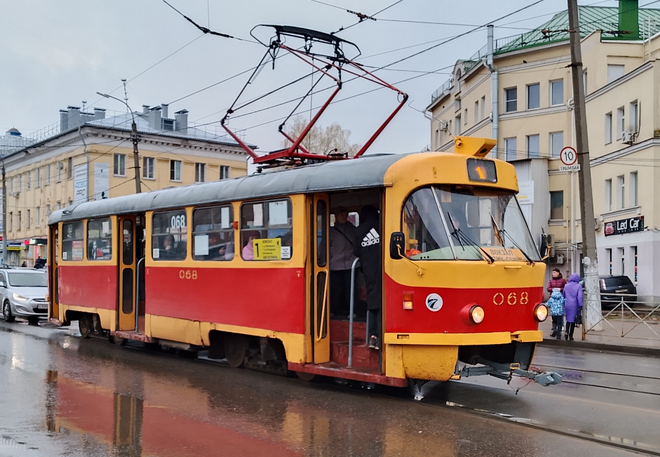068 068